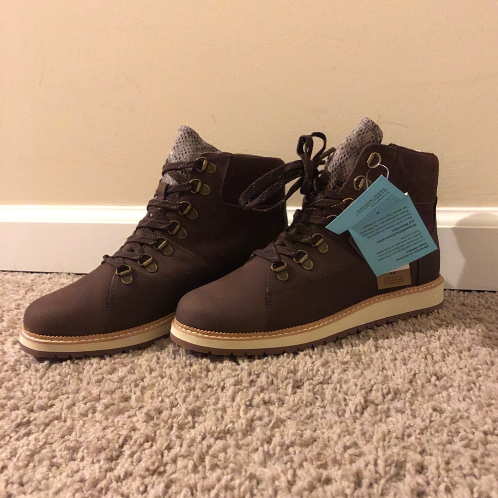 NWT Toms Womens Mesa boots